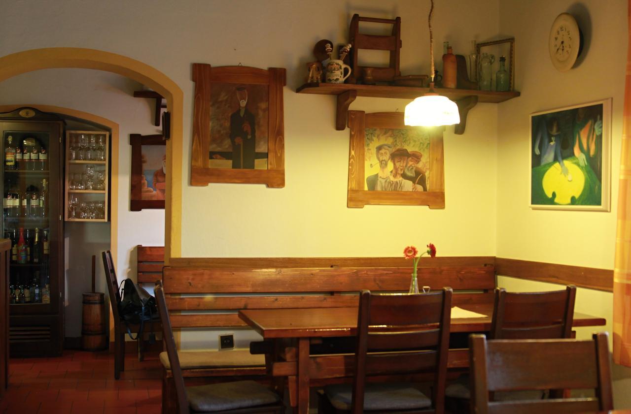 Hostinec A Penzion Dolni Dvur Verovice Exterior photo